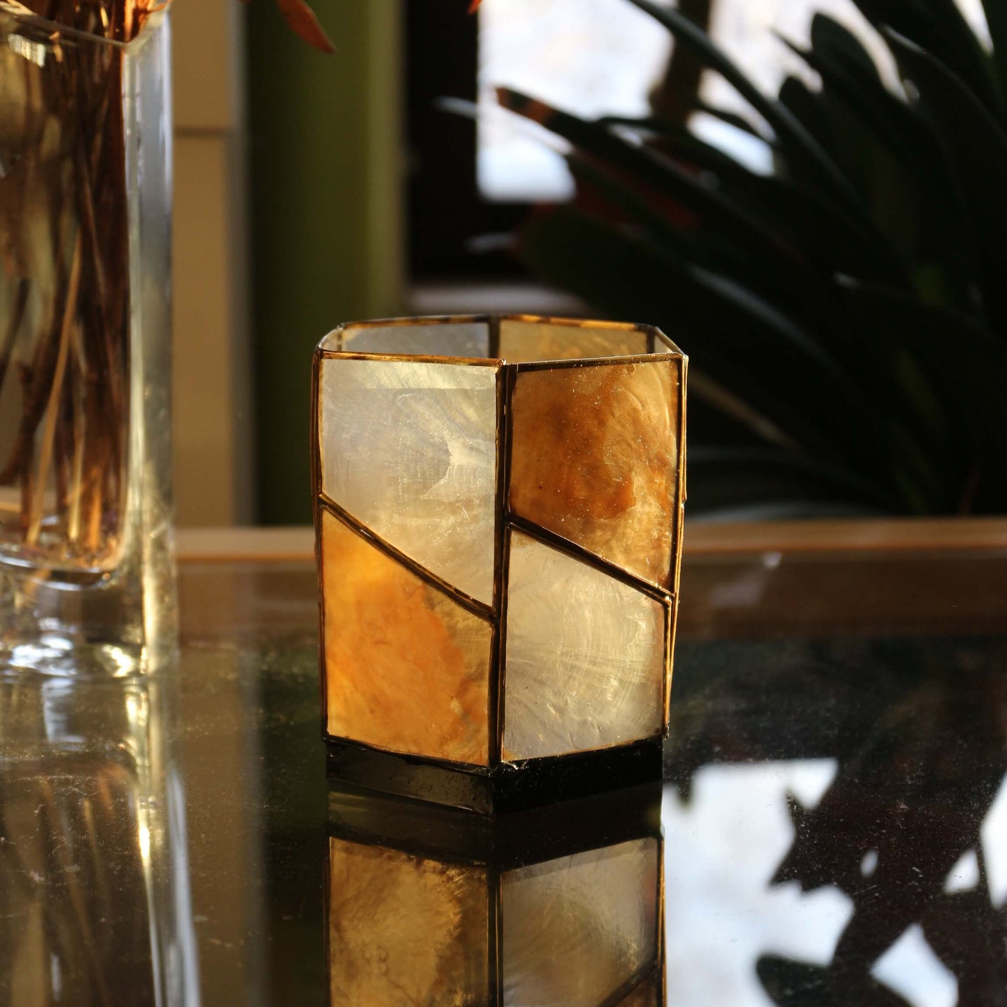 Holder na świeczki typu tealight z muszli kapiz | Geometryczny - heksagonalny