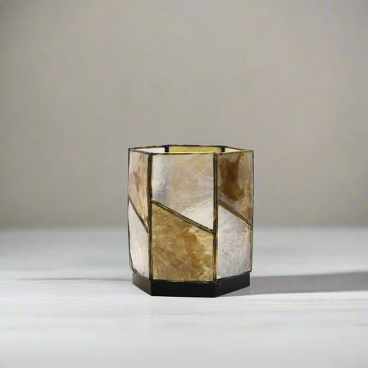 Holder na świeczki typu tealight z muszli kapiz | Geometryczny - heksagonalny