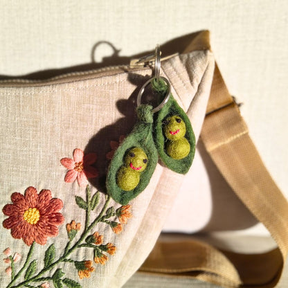 Felt Peas in a Pod Friendship Keyring | Felt So Good